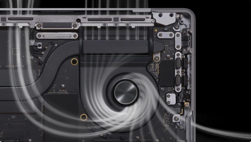 Hệ tản nhiệt chủ động hỗ trợ MacBook Pro M3 hoạt động bền bỉ với hiệu suất cao. 